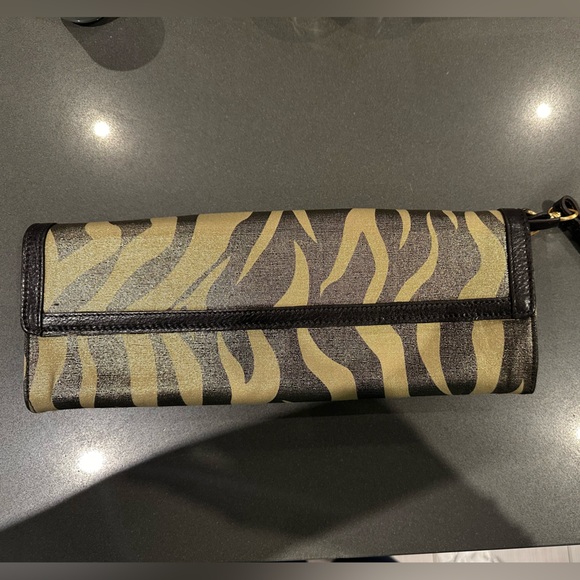 Charles David Handbags - Vintage Charles David wristlet or clutch